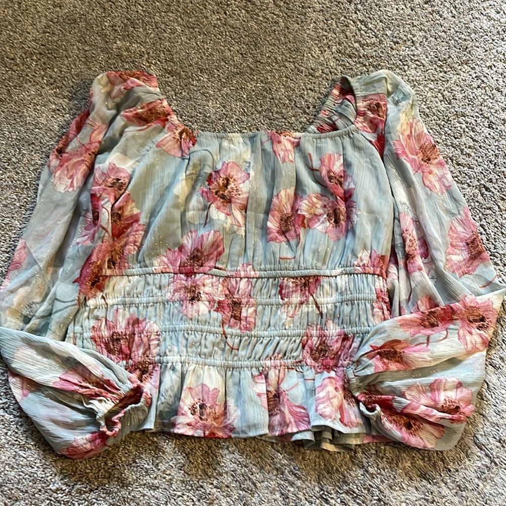 NWT Express Top - Picture 5 of 5